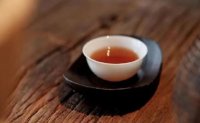 茶杯放下，是為了承接下一杯香茶。